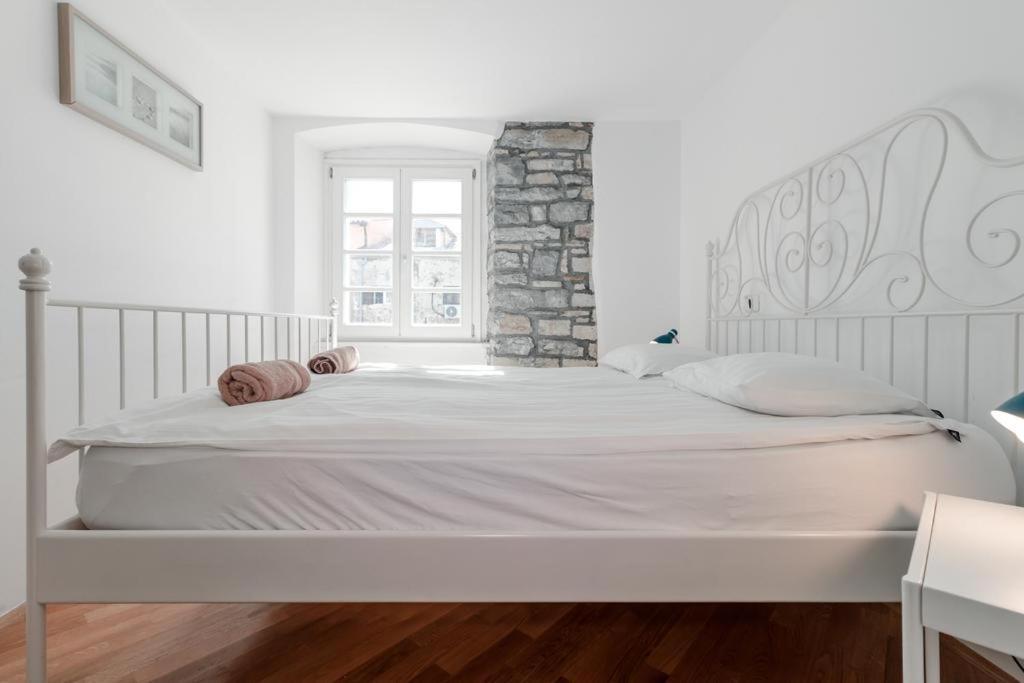 Apartments Artemus Music Piran Eksteriør billede